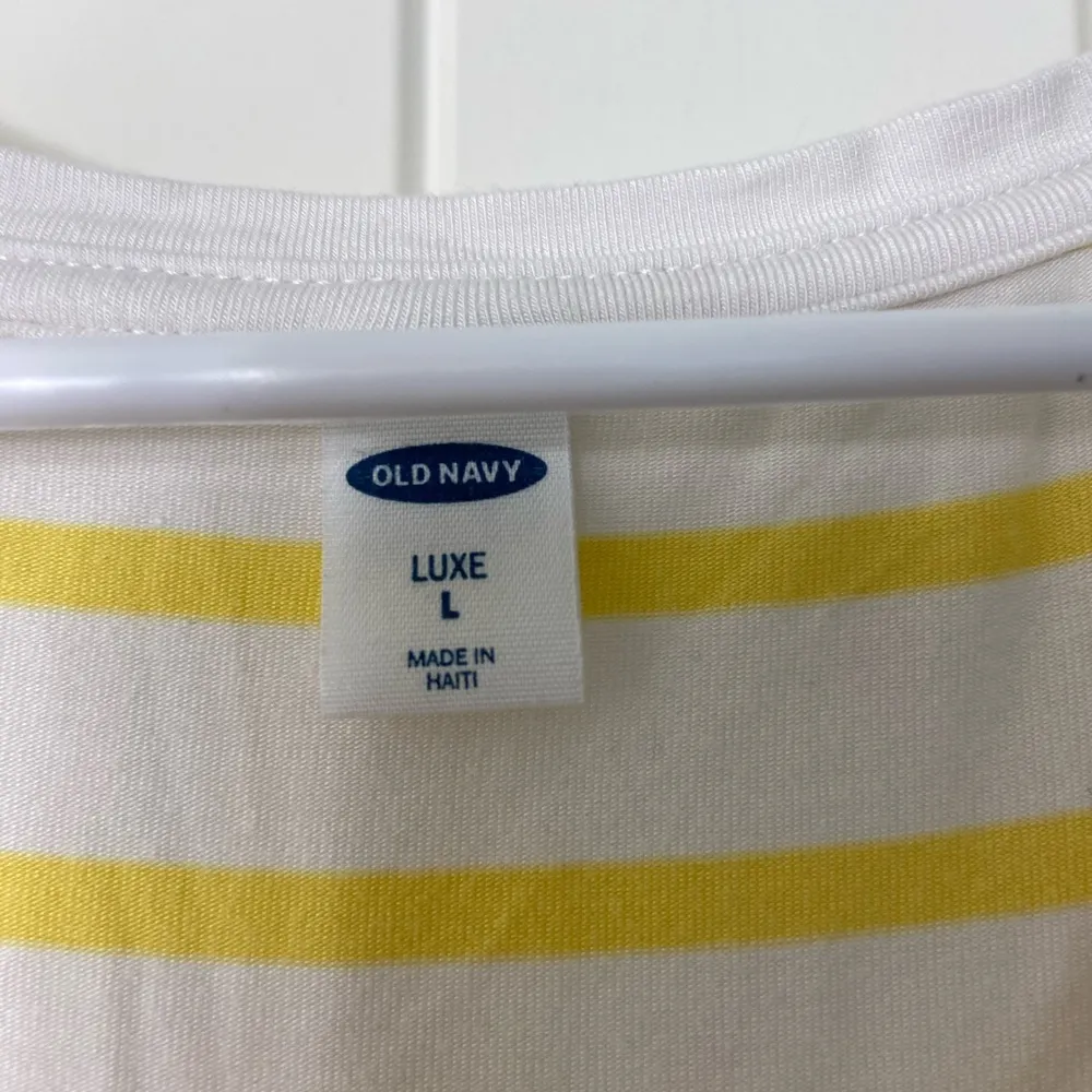EUC Old Navy women’s yellow white striped soft stretch luxe short sleeve shirt L - Image 3