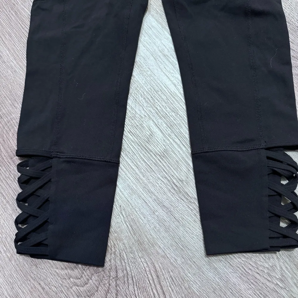 Athleta Mind over Matter Black Crop Leggings Criss Cross XXS - Image 4