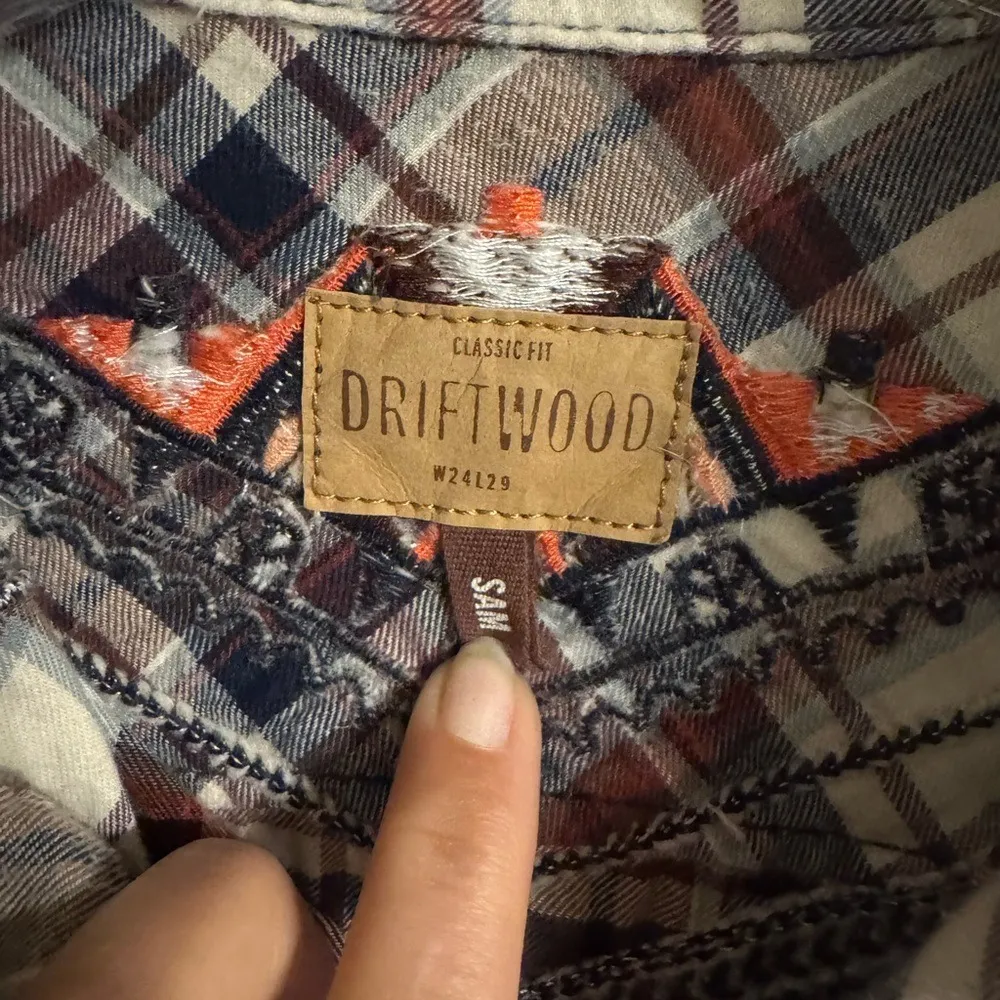Driftwood Embroidered Sam Button-Down Shirt, S, Western Cowgirl Southwestern - Image 4