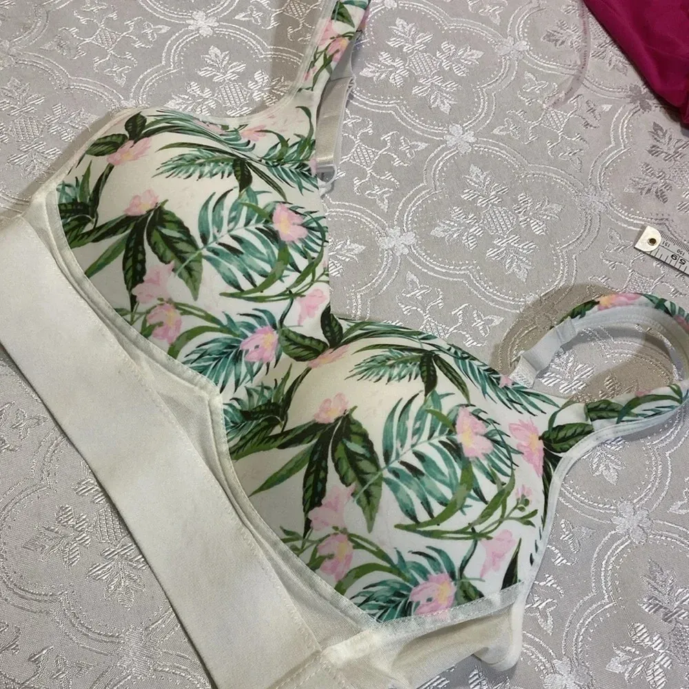 Rhonda Shear sport bra M Green Size M - Image 12