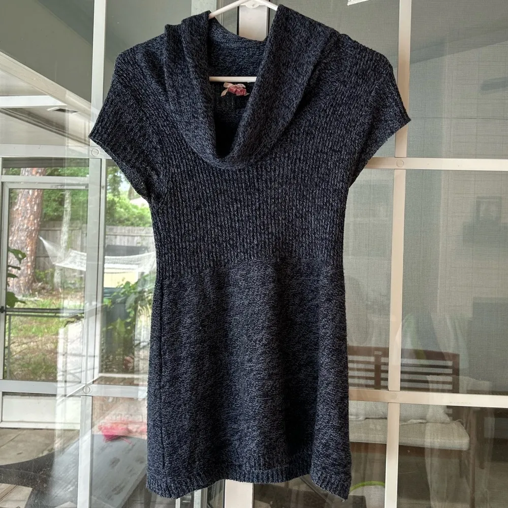 Derek heart cowl neck short sleeve sweater top - Image 3