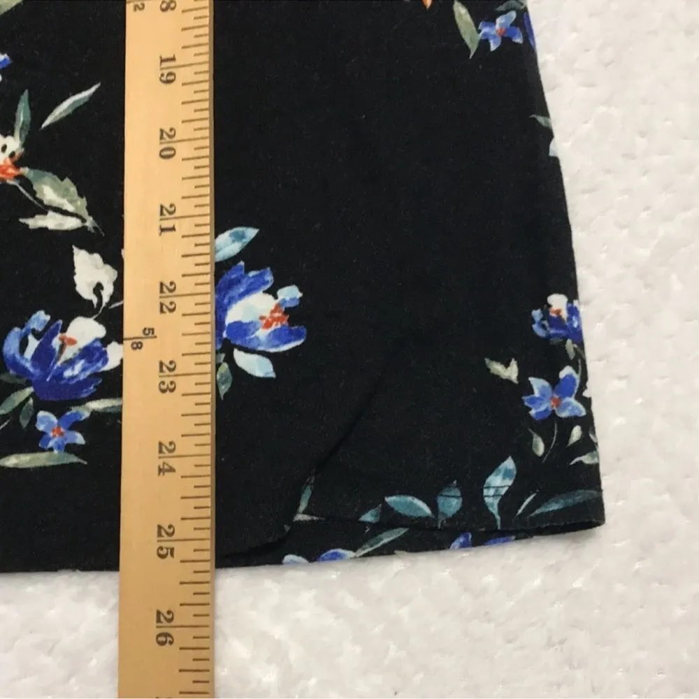 Daniel Rainn Blouse Black Floral Print Lace
Yoke Top Loose Fitting Size Large - Image 11