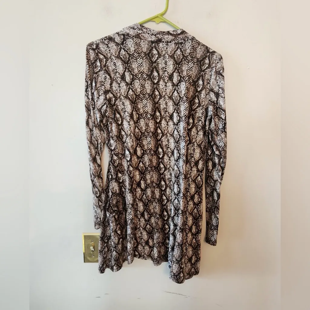 Zenana snake pattern Cardigan sweater size womens small - Image 3