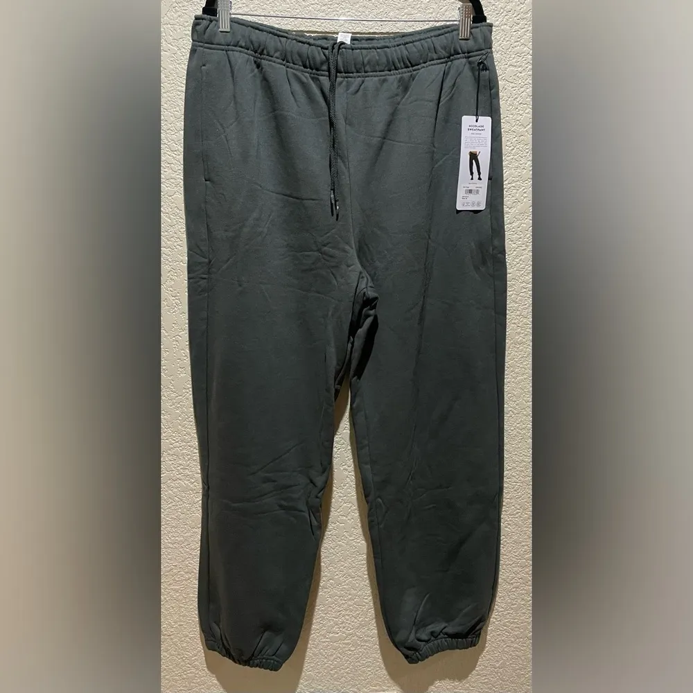 NWT Alo Yoga Accolade Sweatpants Limited Edition Dark Cactus Size XL Unisex - Image 5