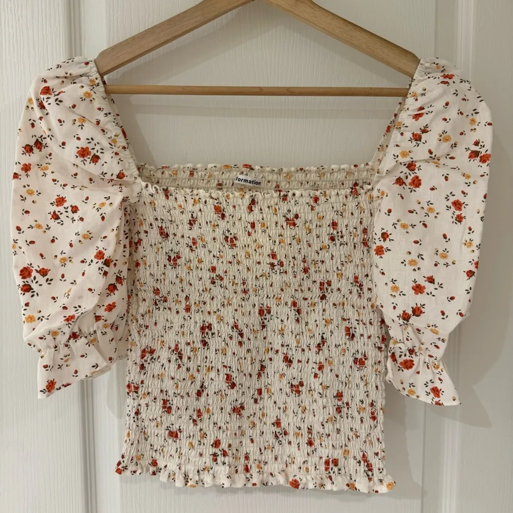 Reformation | Clementine Ruched Floral-Print Linen Top in Veronica | Size: S - Image 5