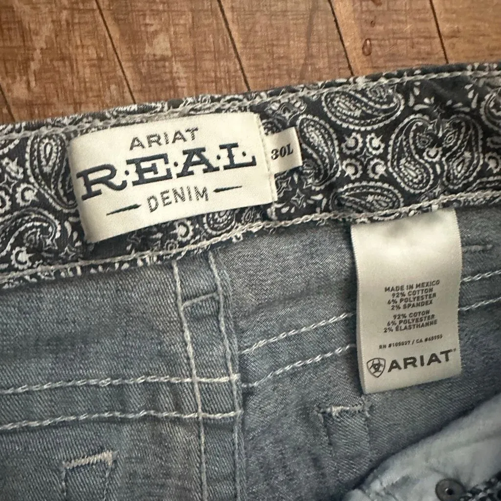 Ariat 30L cowboycore medium wash western workwear jeans - Image 2