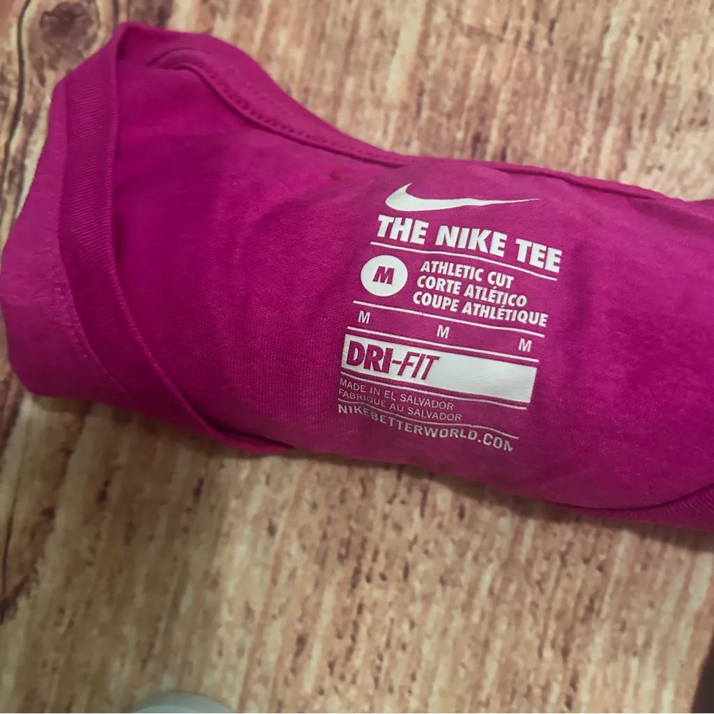 Women’s The Nike Tee V-Neck Fuchsia Size Medium - Image 5