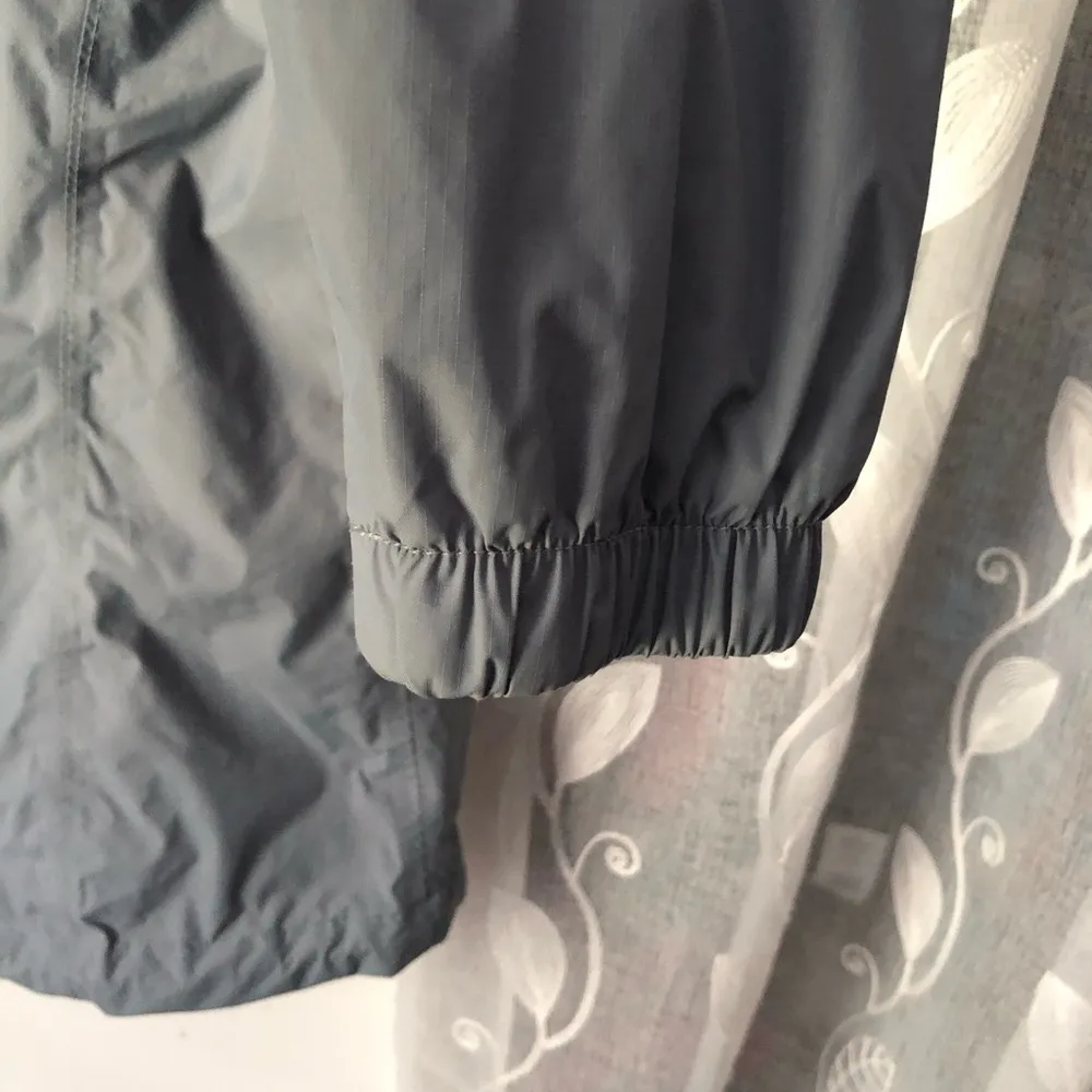 The north face women jacket with hoodie, size small P - Image 8