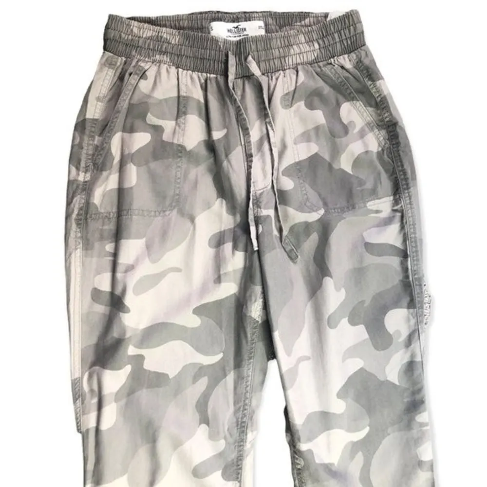 Hollister Ultra High Rise Camo Cuff Hem Joggers - Image 86