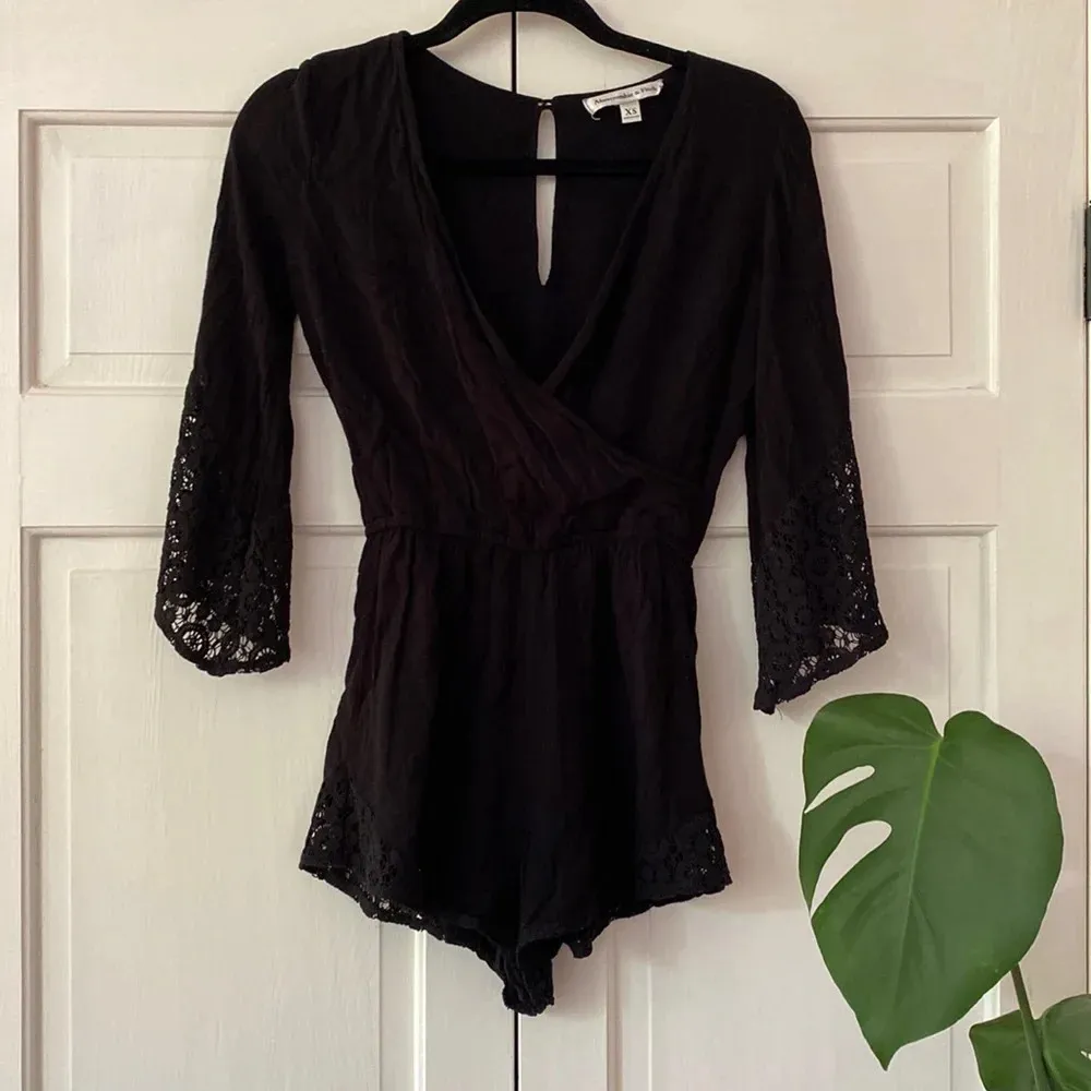 Abercrombie and Fitch Lace Romper Sleeves and Shorts‎ Black Lace Wrap Top Romper - Image 4