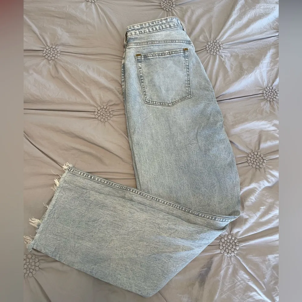 | BRAND NEW distressed jeans WITH tags - Image 6