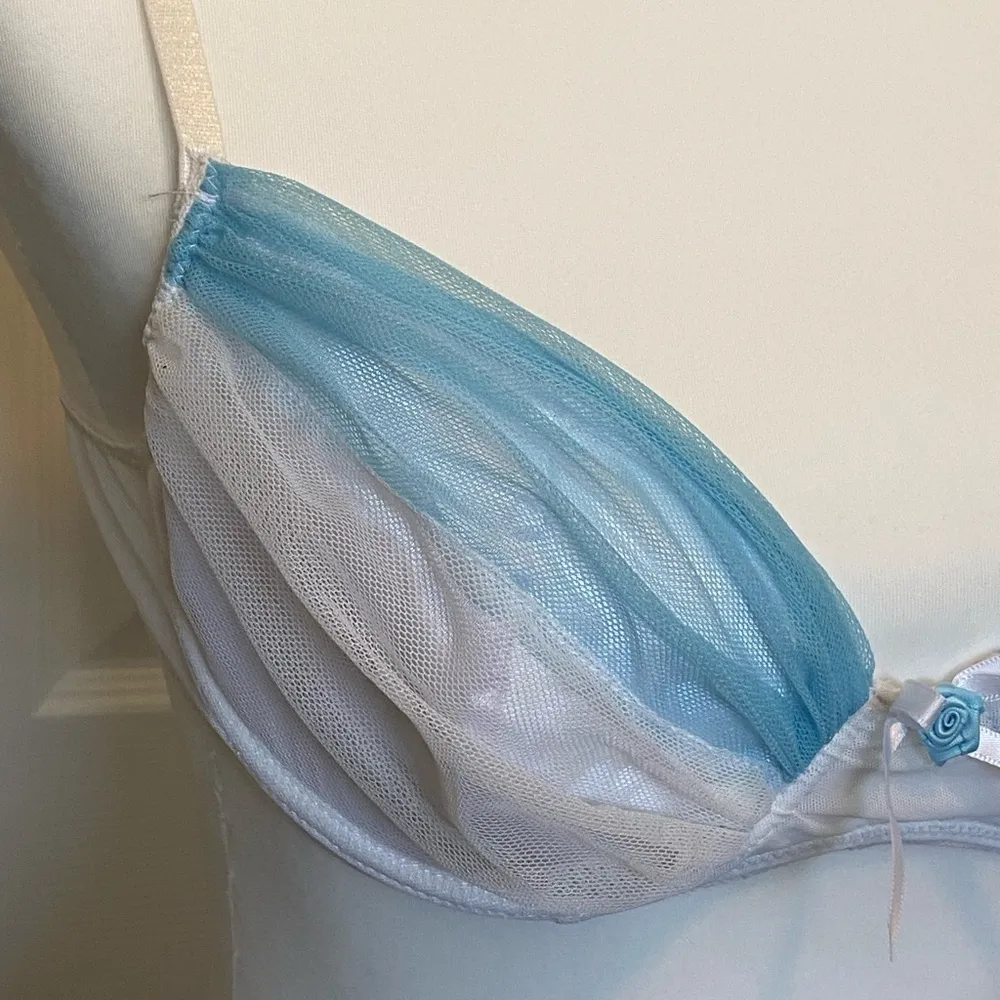 c2000s FREDERICK’S OF HOLLYWOOD Bridal White & Blue Tulled Bra 34 - Image 2