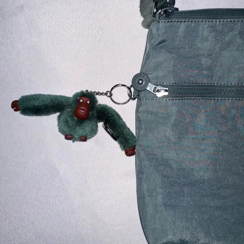 Kipling • Crossbody Bag Annabelle Double Zip Light Aloe Tonal Sage Green - Image 2