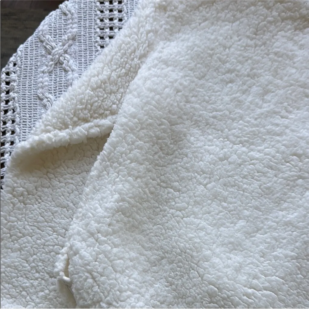 Wallflower Cozy White Sherpa Half - Image 9