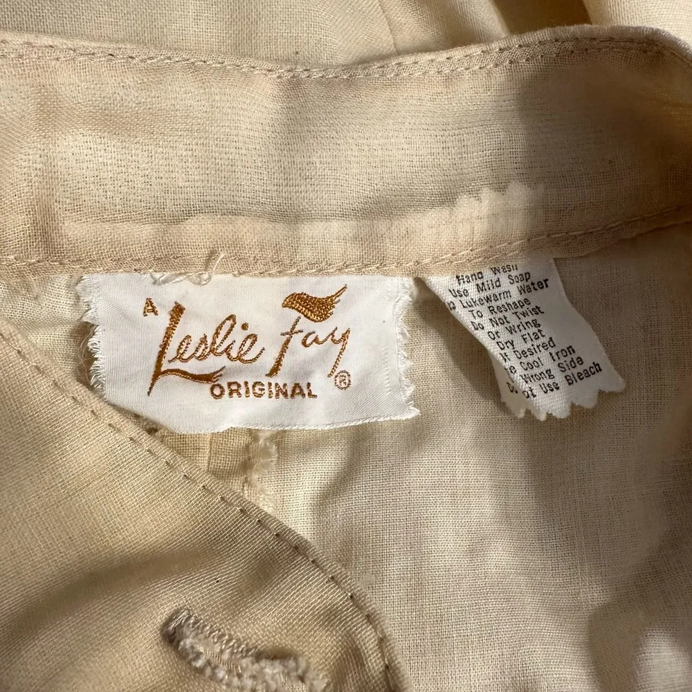 Leslie Fay 50’s Vintage Cream Floral Lace Trim High Neck Collared Dress - Image 10