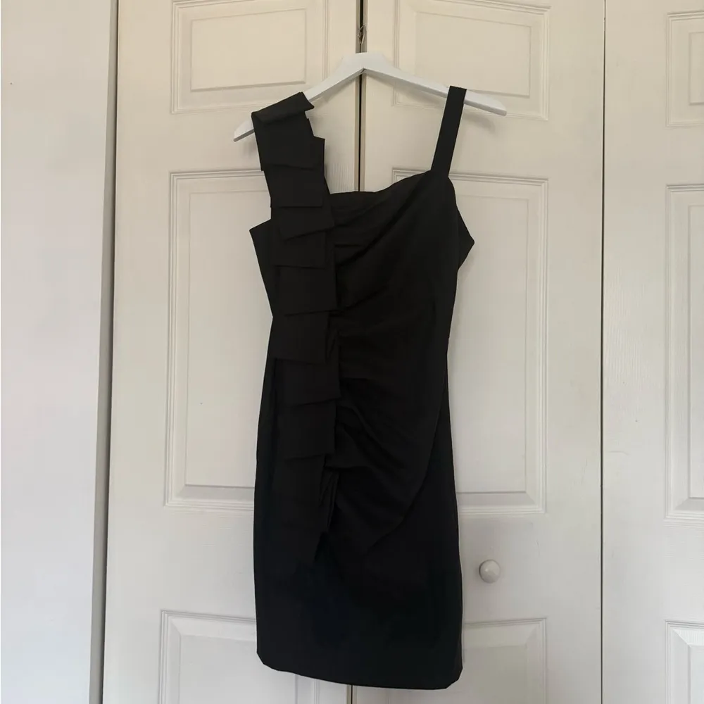 SL Fashions Origami Taffeta Sheath Dress Ruffle One Shoulder Black Dress 12 - Image 2