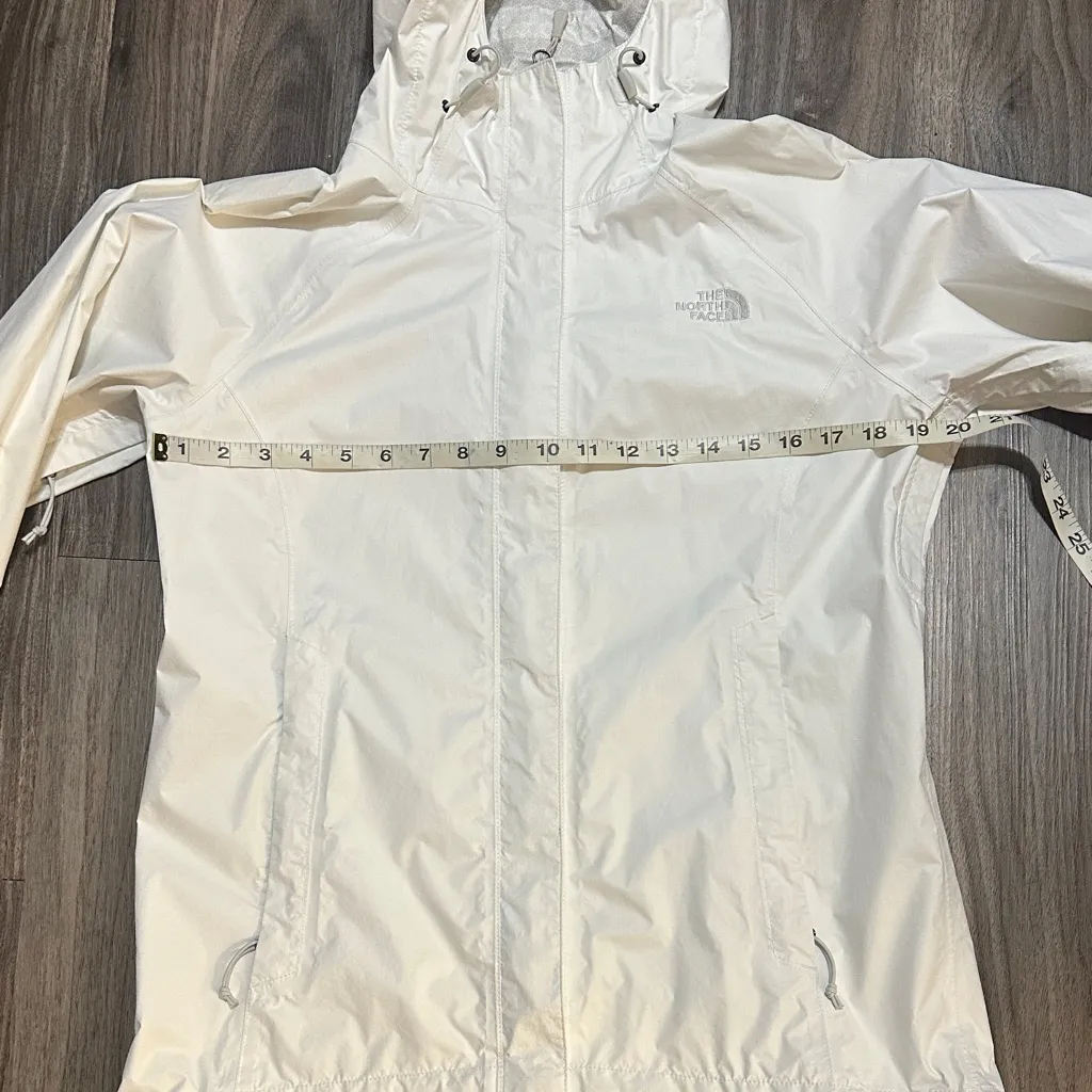The North Face DryVent Women’s Jacket – White Waterproof-Feel. - Image 13