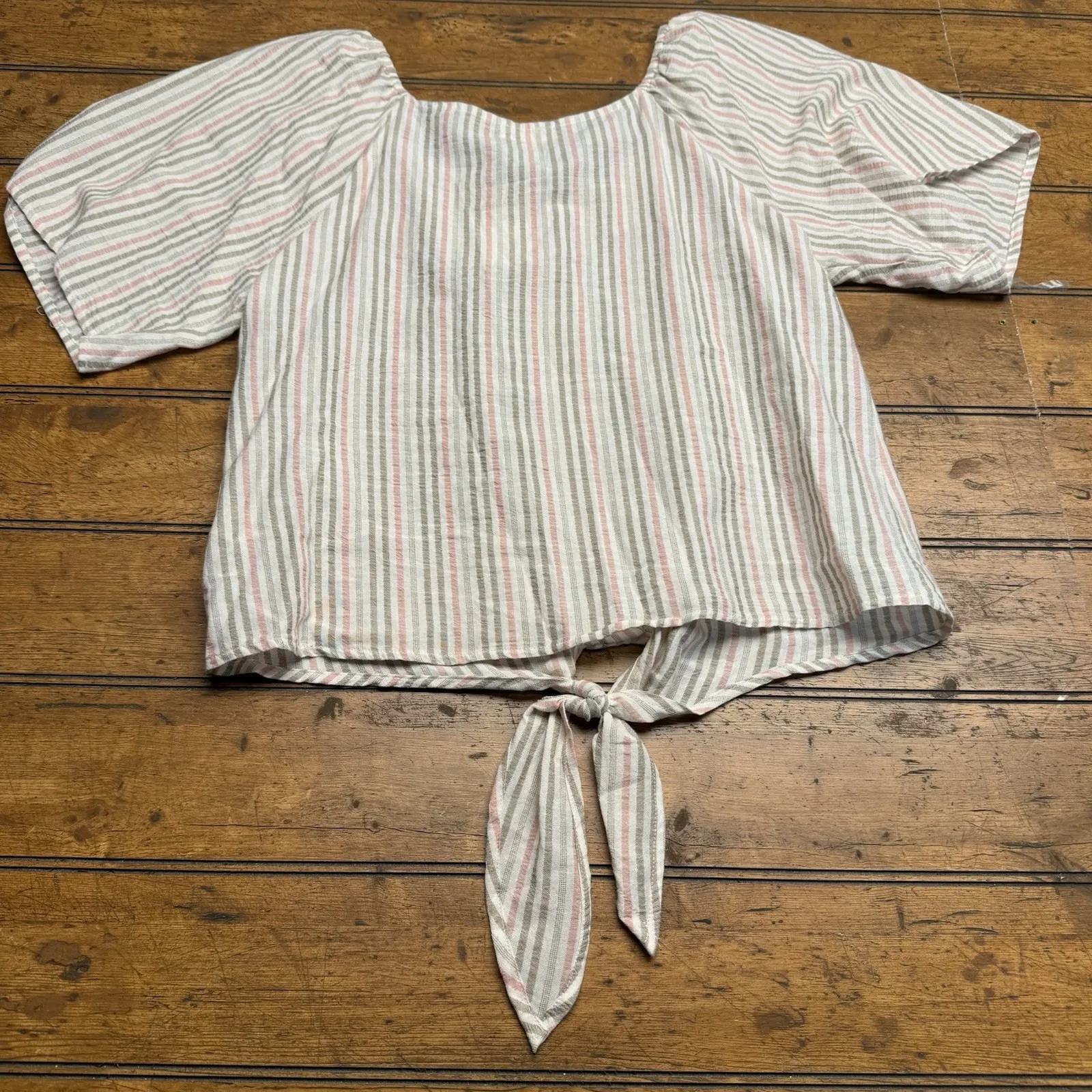 Ava James Top Medium Short Sleeve Seersucker‎ button front striped tie front - Image 3