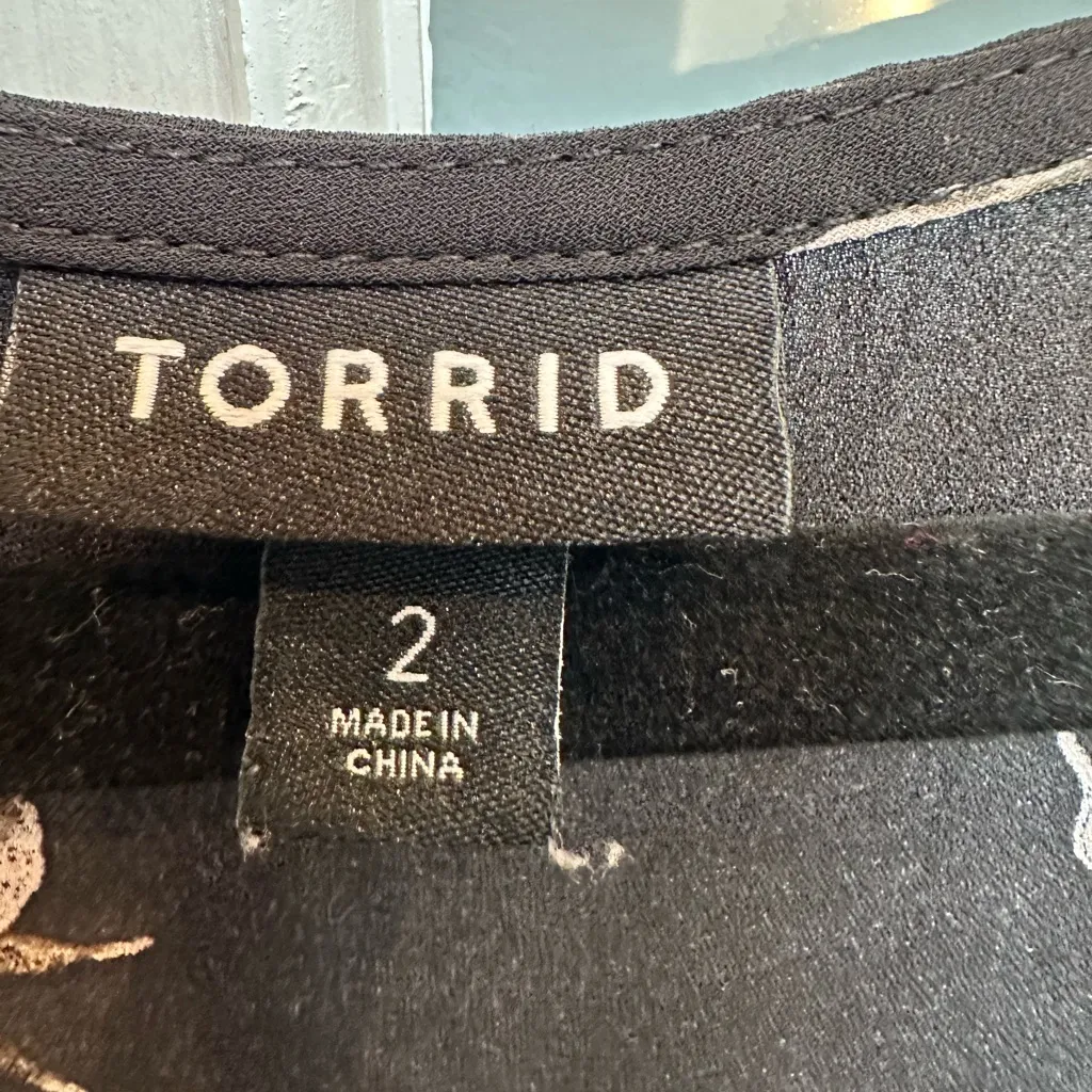 Torrid RARE Skull & Floral Semi Sheer V-Neck Goth Punk Blouse Plus Size 2X - Image 6