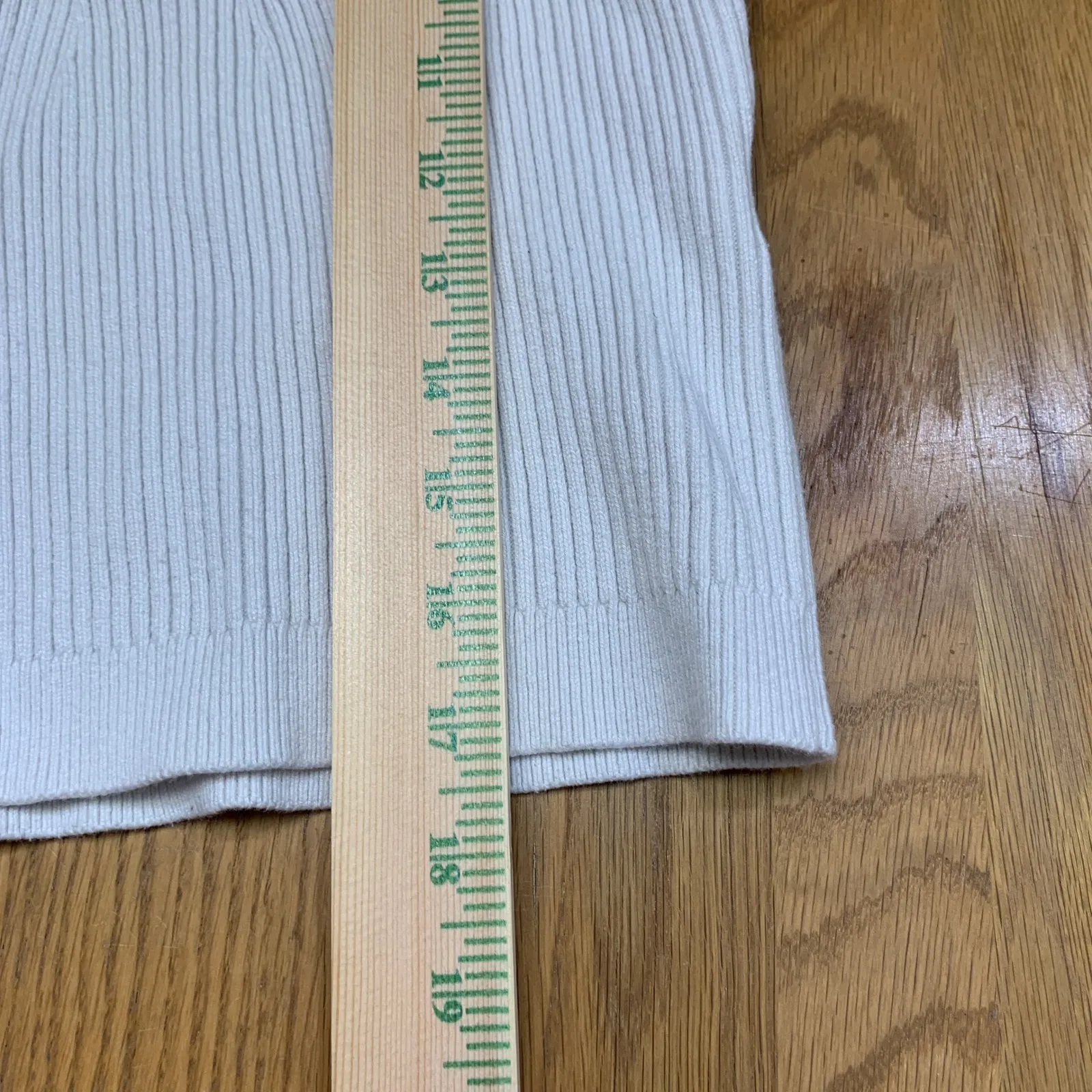 Abercrombie Fitch Ribbed V Neck Tank Top Ivory Womens Size Medium Stretch - Image 3