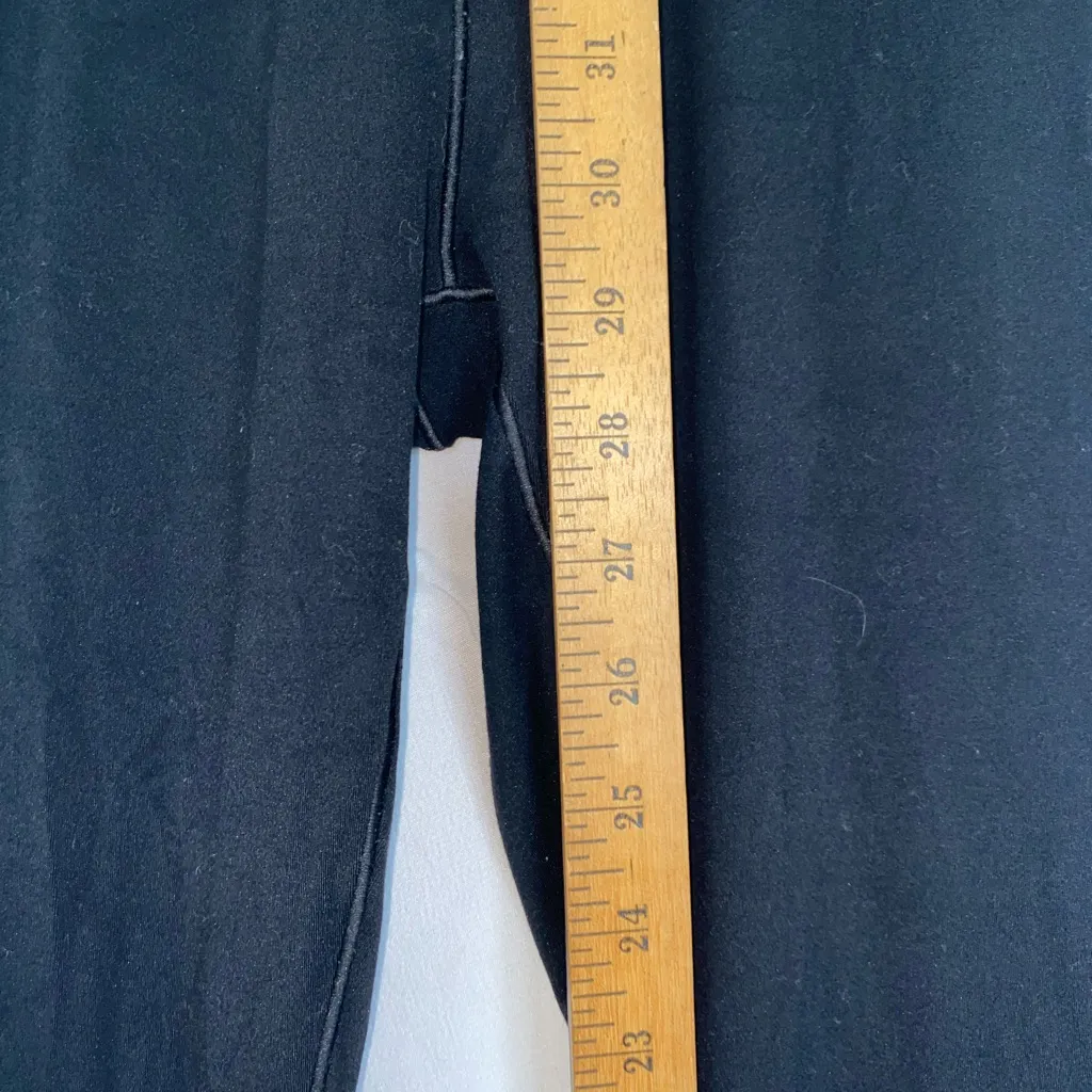 Aerie offline Black Real Me high rise cross over Flare leggings Size Medium Yoga - Image 3