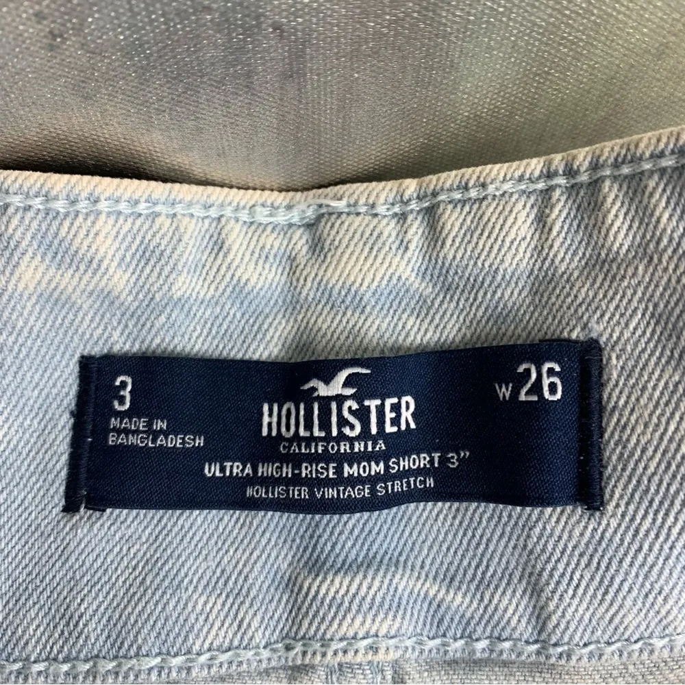 Hollister | Ultra High-Rise Mom Short - Image 4