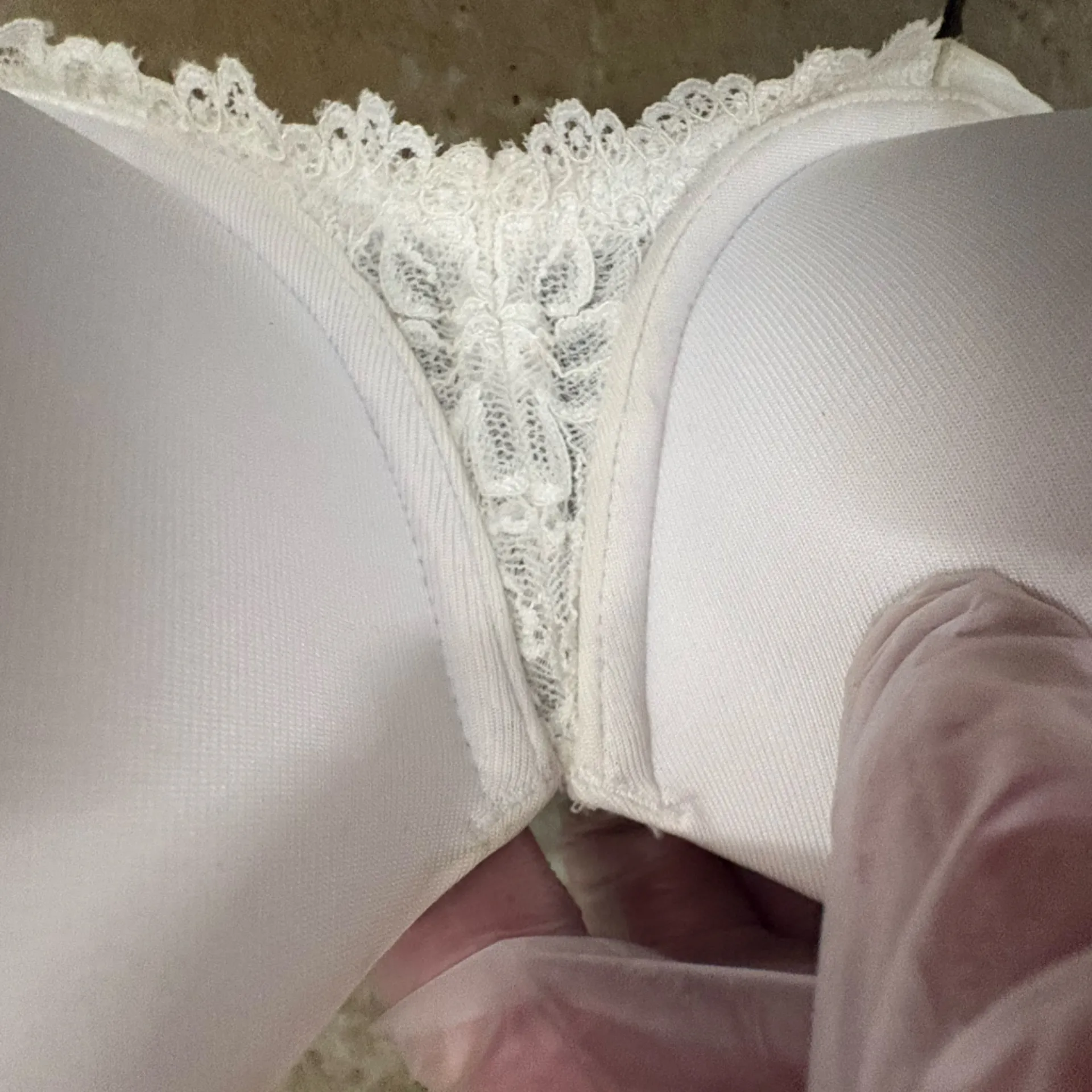 Maidenform Soft White Lace Bra-with straps 36D open box - Image 4