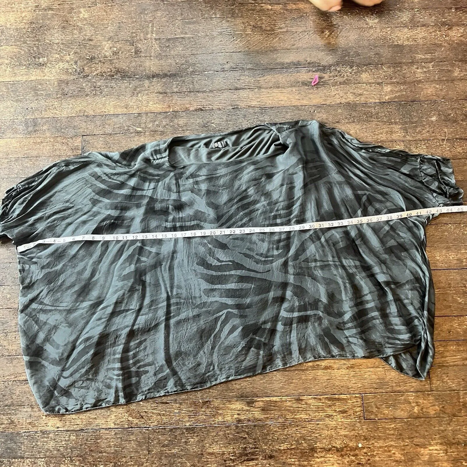 M Made In Italy Silk Overlay Bat Wing Blouse Womens L Animal Neutral Print Gray Size L - Image 2