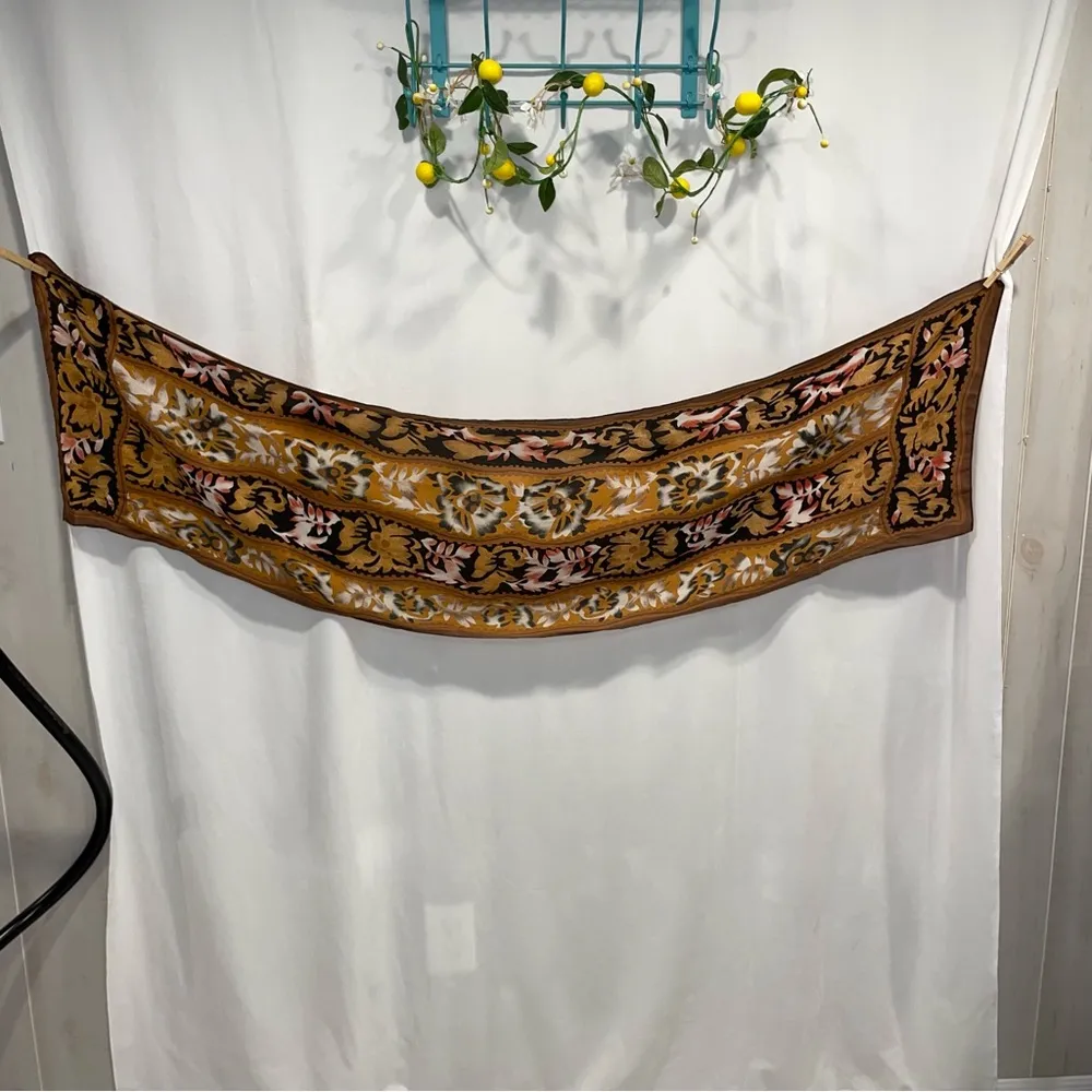 Beautiful soft vintage silk scarf leaves 🍁 fall Anne Klein - Image 7