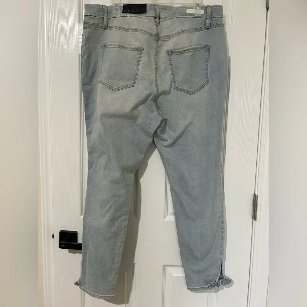 NWT Sanctuary Saige Curvy Skinny Jeans sz 16W light wash denim bows on ankles - Image 6