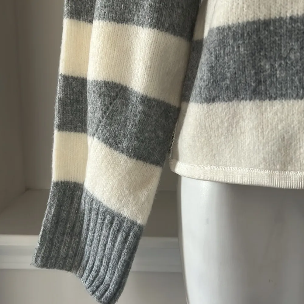 NEW Calvin Klein Jeans Wool-Blend Turtleneck Sweater Cream/Grey Size L EXCELLENT - Image 6