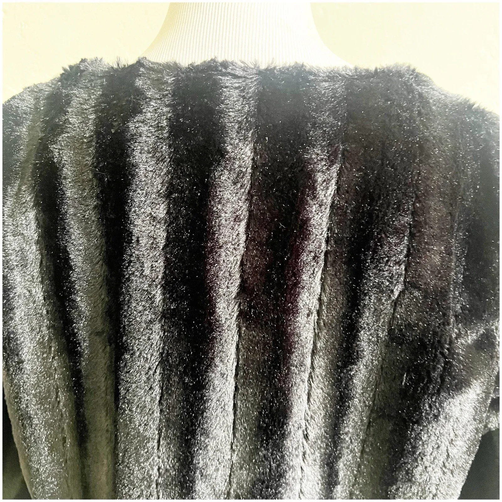 Allison Brittney Faux Fur Cropped Jacket Black Size Large Mob Wife Night Out - Image 5