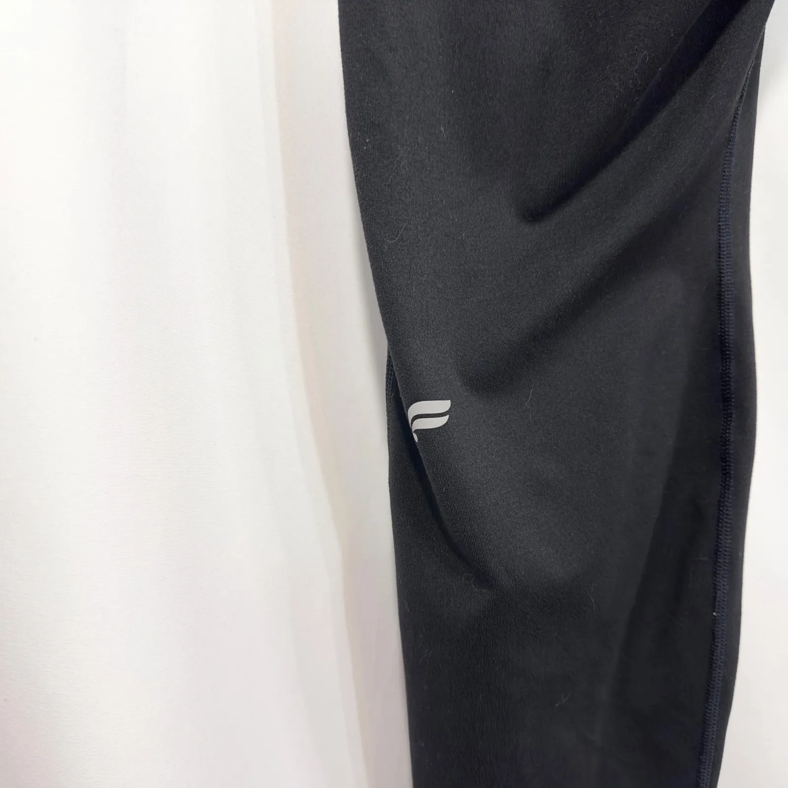 Fabletics PowerHold Plus Size 4X Leggings Solid Black 7/8 Ankle Side Pockets 947 - Image 7