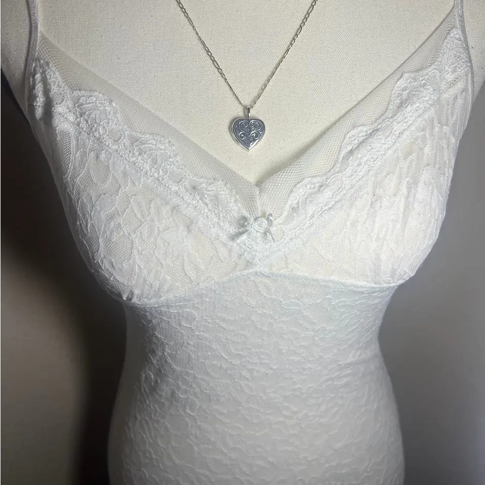 Vintage 2000s Victoria’s secret Elegant White Lace Slip Dress - Image 4