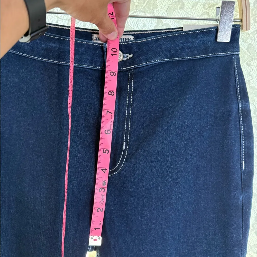 We The Free midnight Blue float on bell bottom Jeans NWT 27 short - Image 7