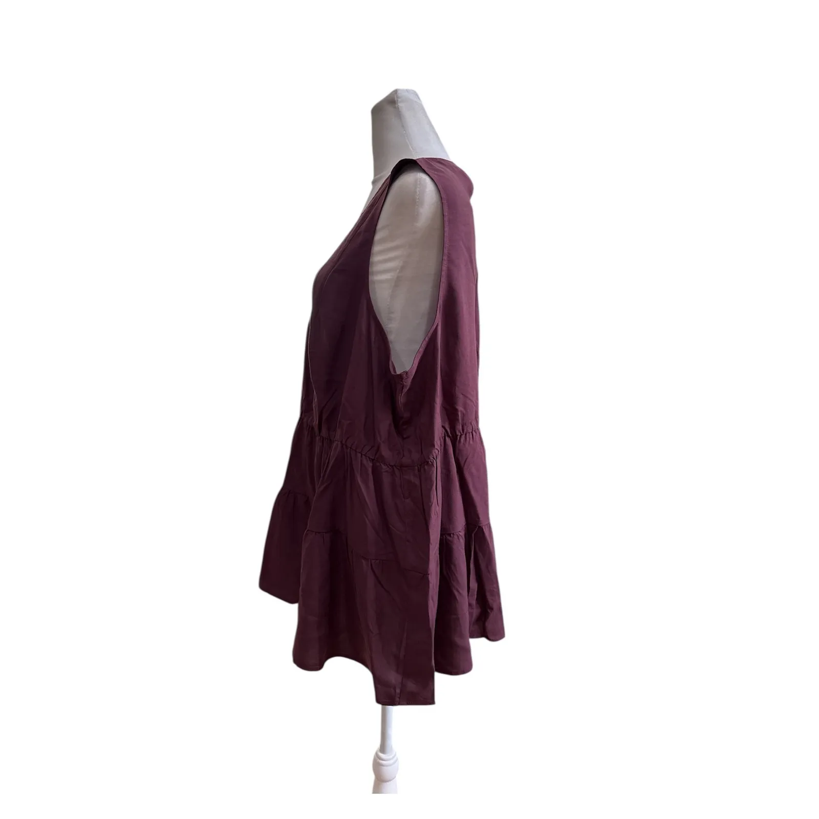 Torrid Burgundy Crinkle Gauze Tiered Lace Up Back Peplum Tank Top Size 1X NWT - Image 4