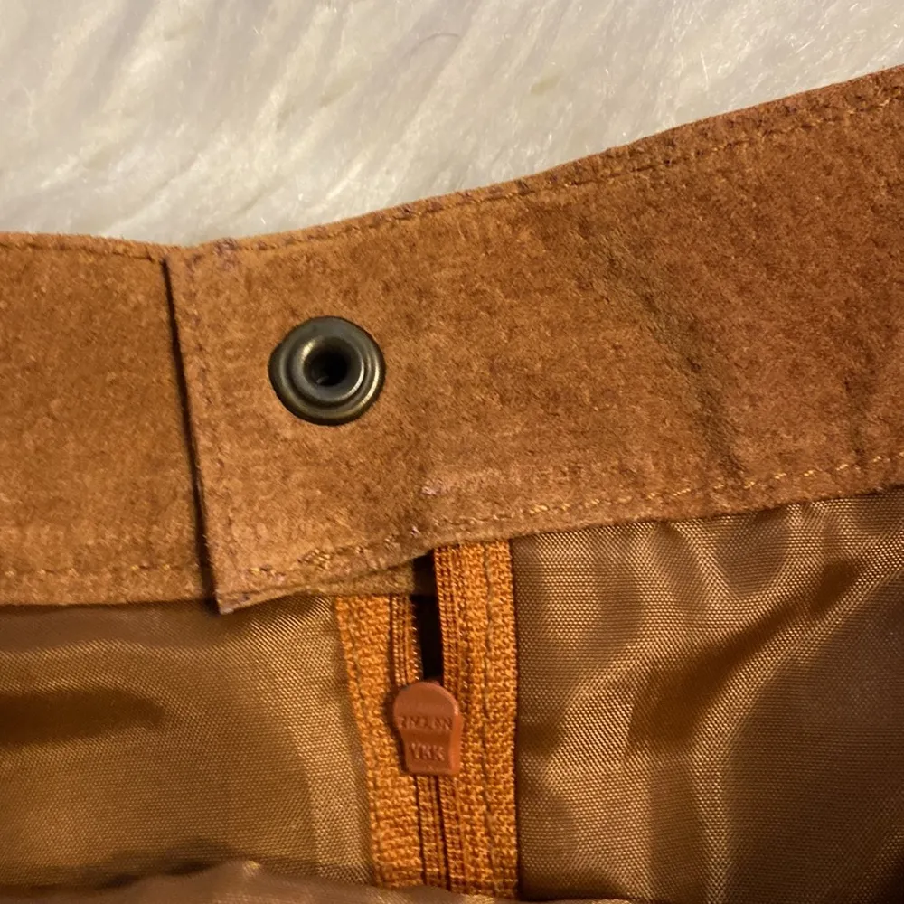 CLEAN LINES LEATHER MINI SKIRT LENGTH 16” WAIST 28/29” COLOR TAN ZIPPER BACK Size undefined - Image 12