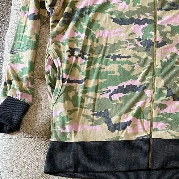 Soft Lightweight Camo Bomber Jacket‎ Green Size M - Image 8