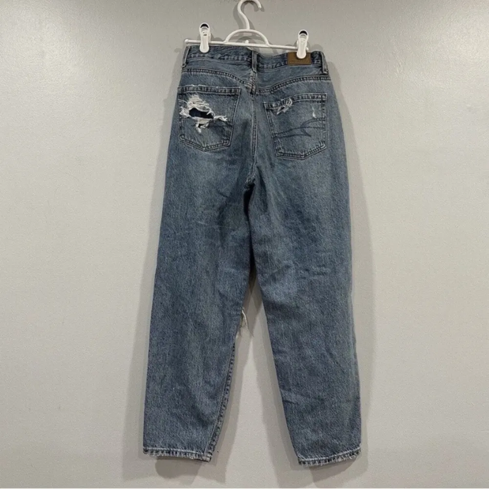 American Eagle Relaxed Mom Jean Size 2 Short - Image 3