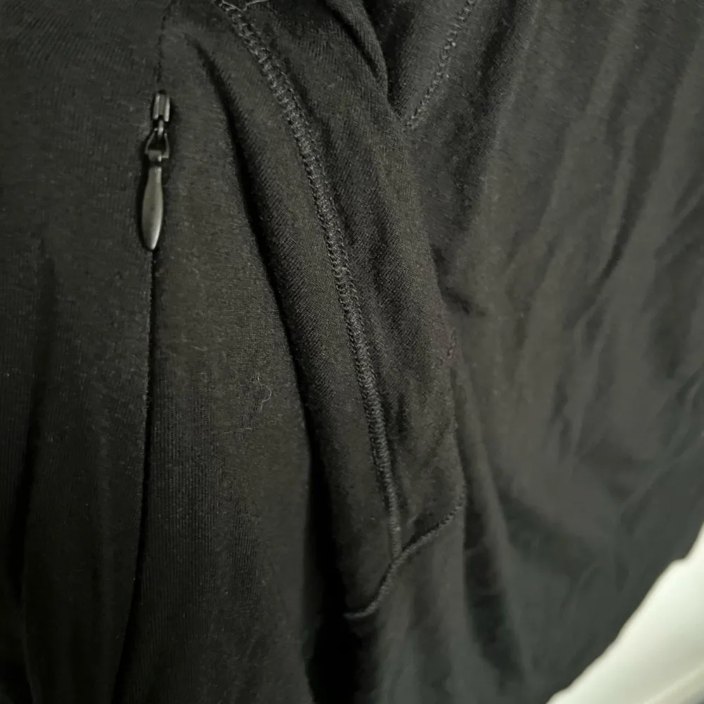 Soft Surroundings  Go Lively Seamed Zip Pocket Tee | Black | Medium - Image 4