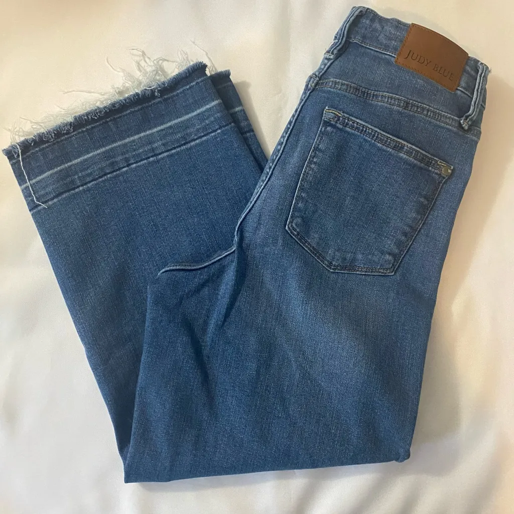 Judy Blue High Rise Wide Crop Blue Jeans 5/27 - Image 4