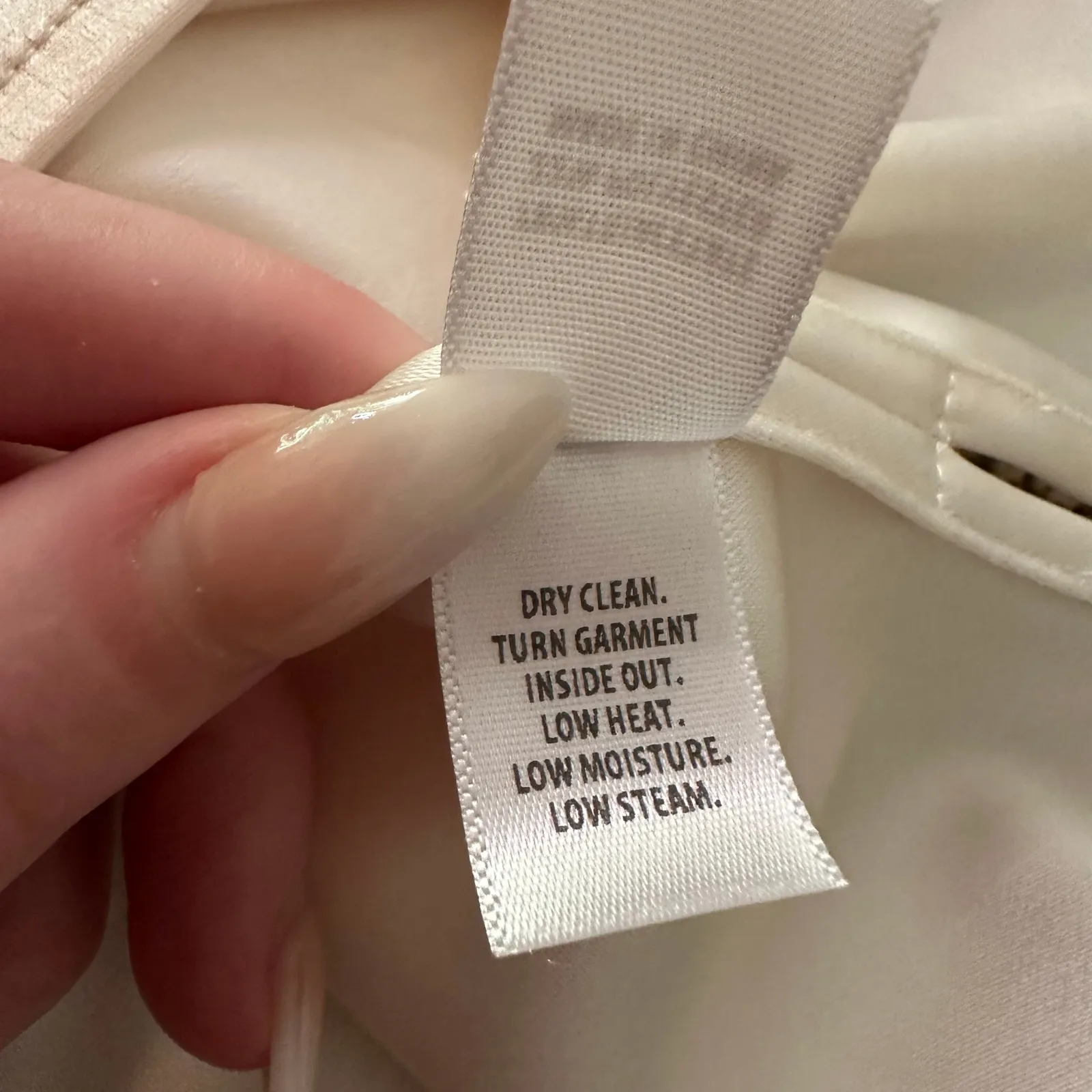 St. John cream satin sleeveless top size L - Image 7