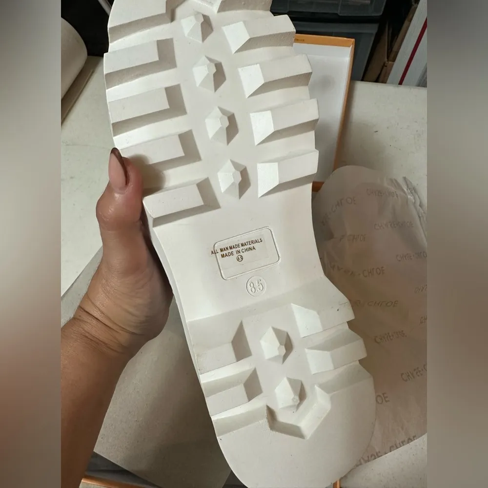 Chelsey Shiny Patent Lug Sole Lace Up Side Zip Combat Boots 8.5 - Image 4