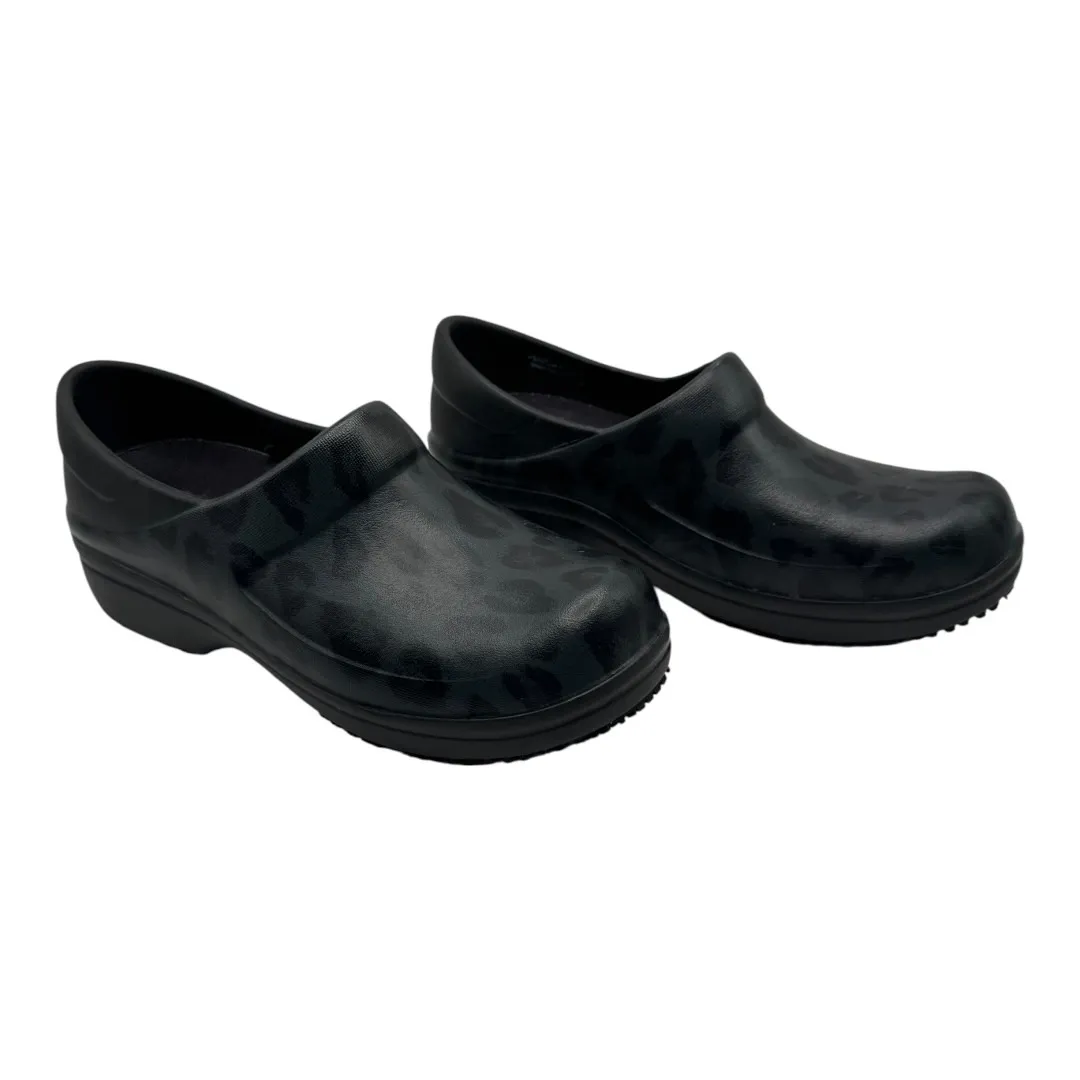Crocs Shoes Women 5 Black Gray Leopard Neria Pro II LiteRide Work Clogs Non Slip - Image 3
