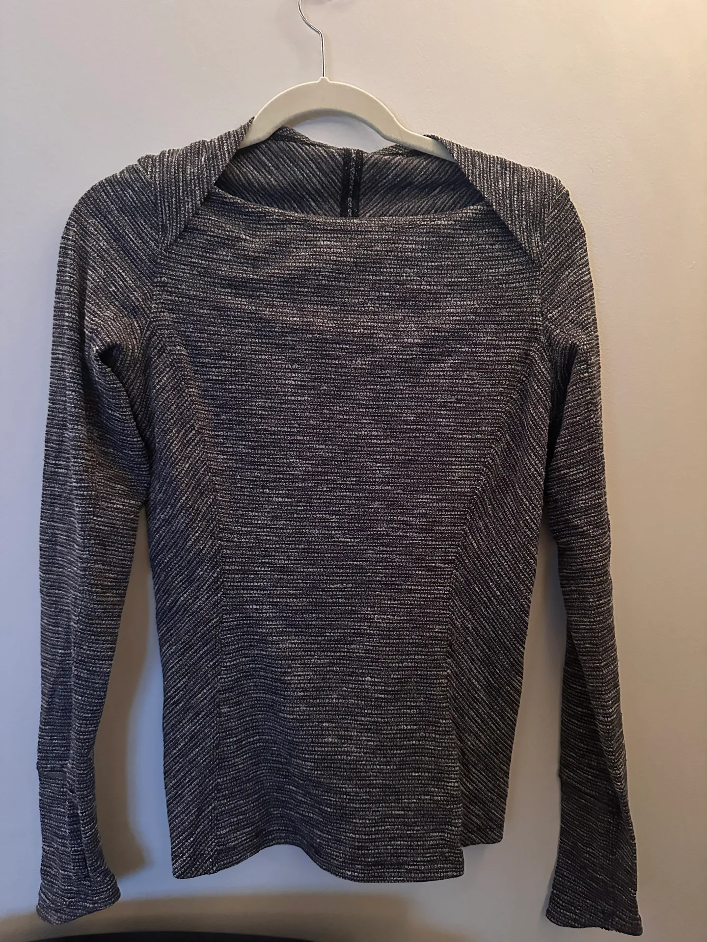Lululemon Heavy Knit Gray Textured Long Sleeve with thumb holes - Image 2