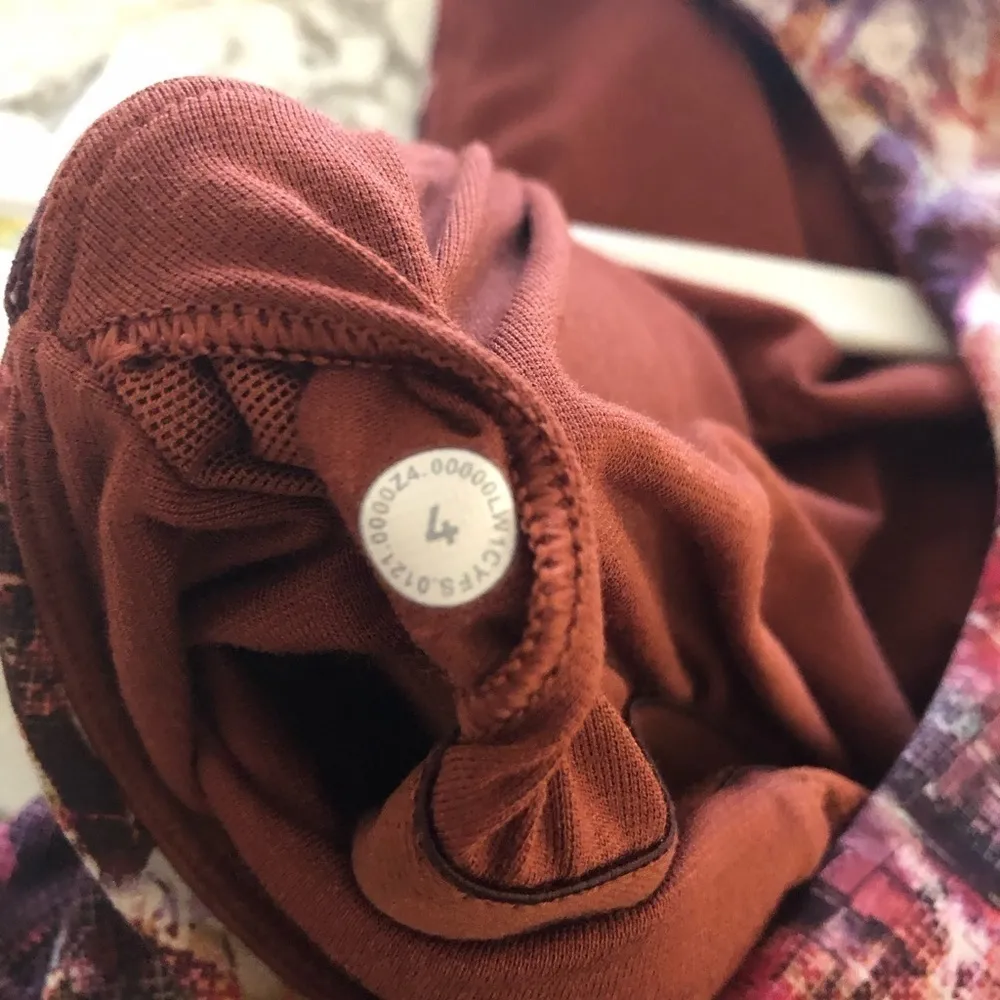 𝅺euc Lululemon Everlux and Mesh Cropped Tank - Image 3