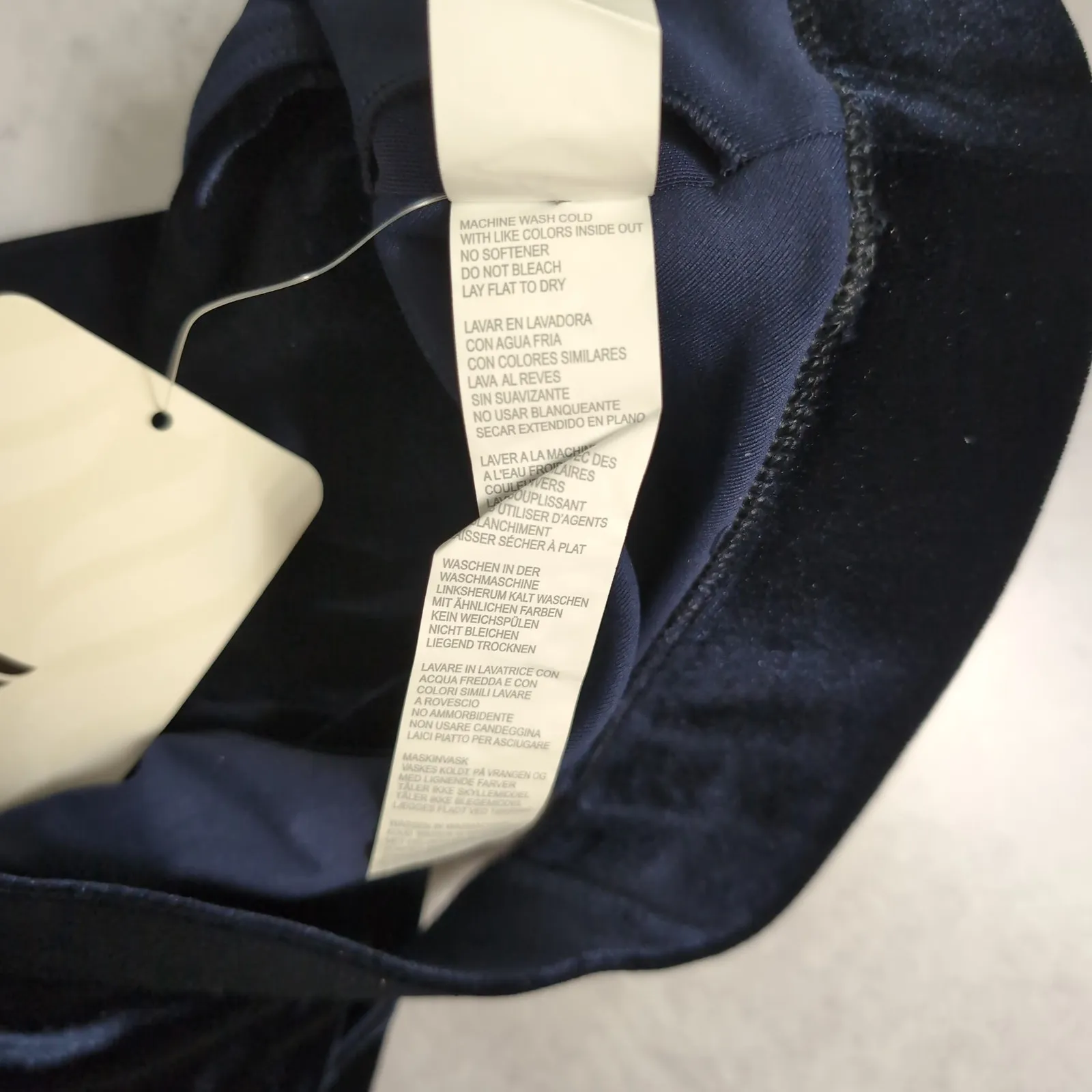 Fabletics NWT  Oasis Twist-Front Velour Sports Bra - Navy Blue - Medium (8) - Image 8