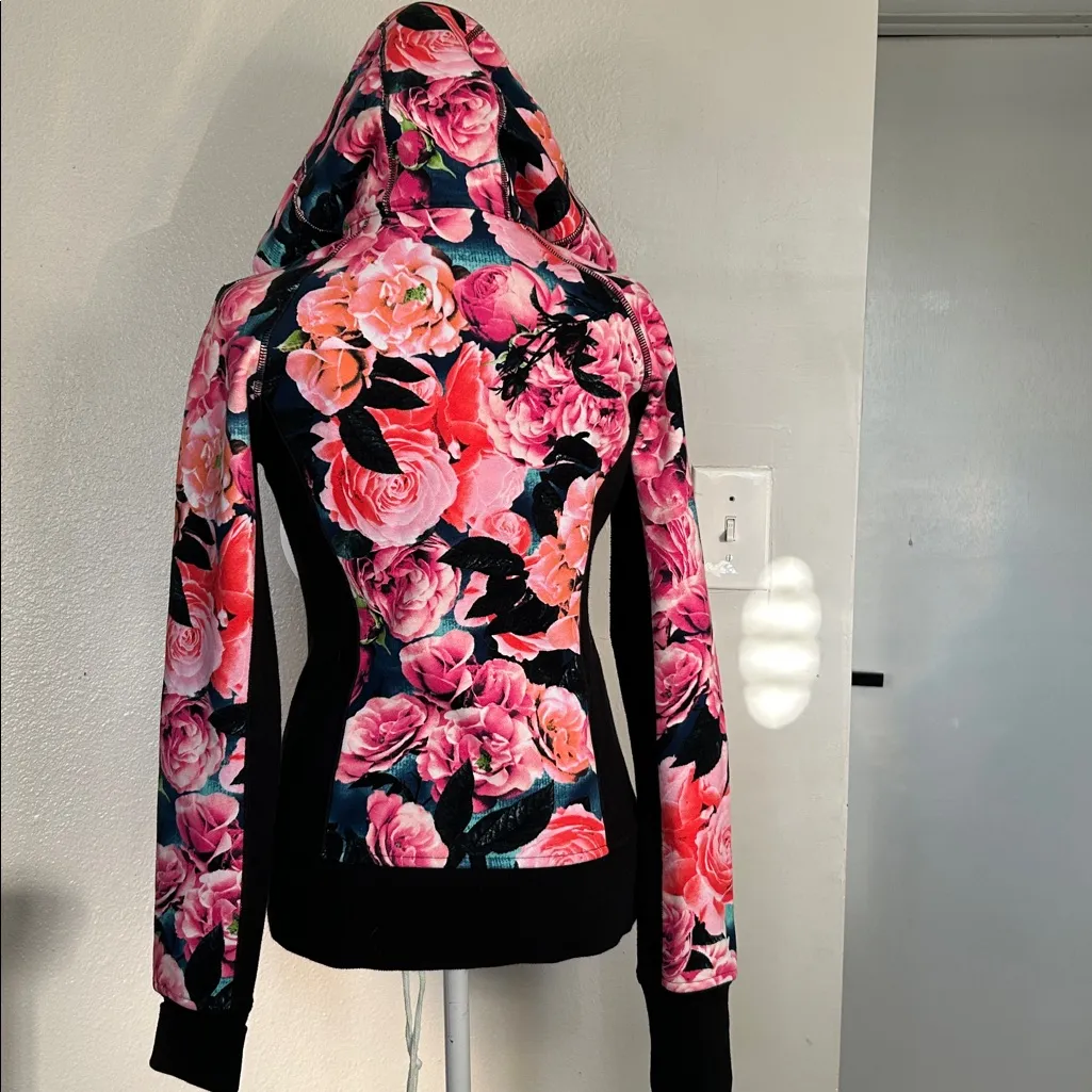 Lululemon Secret Garden Vintage Pink Floral Scuba Zip Hoodie Jacket Size 6 - Image 11