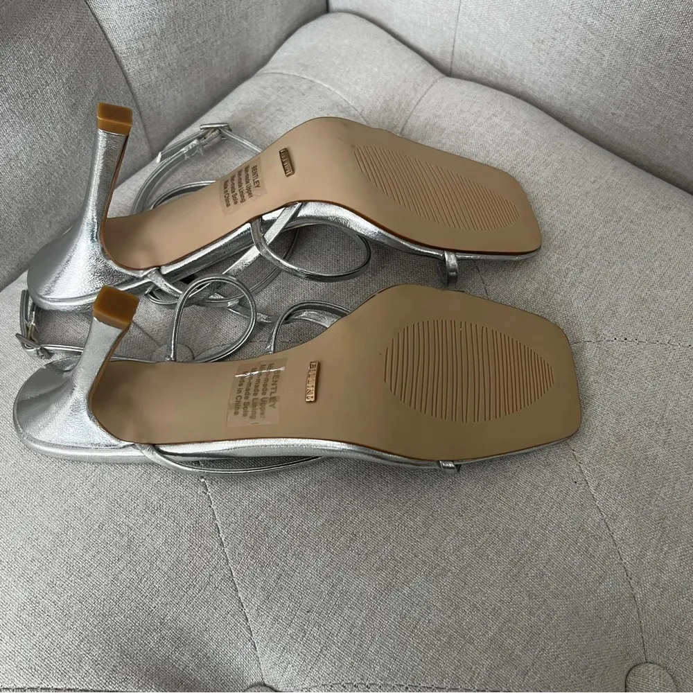 Billini NIB Silver metallic Bentley heels size 10 - Image 6