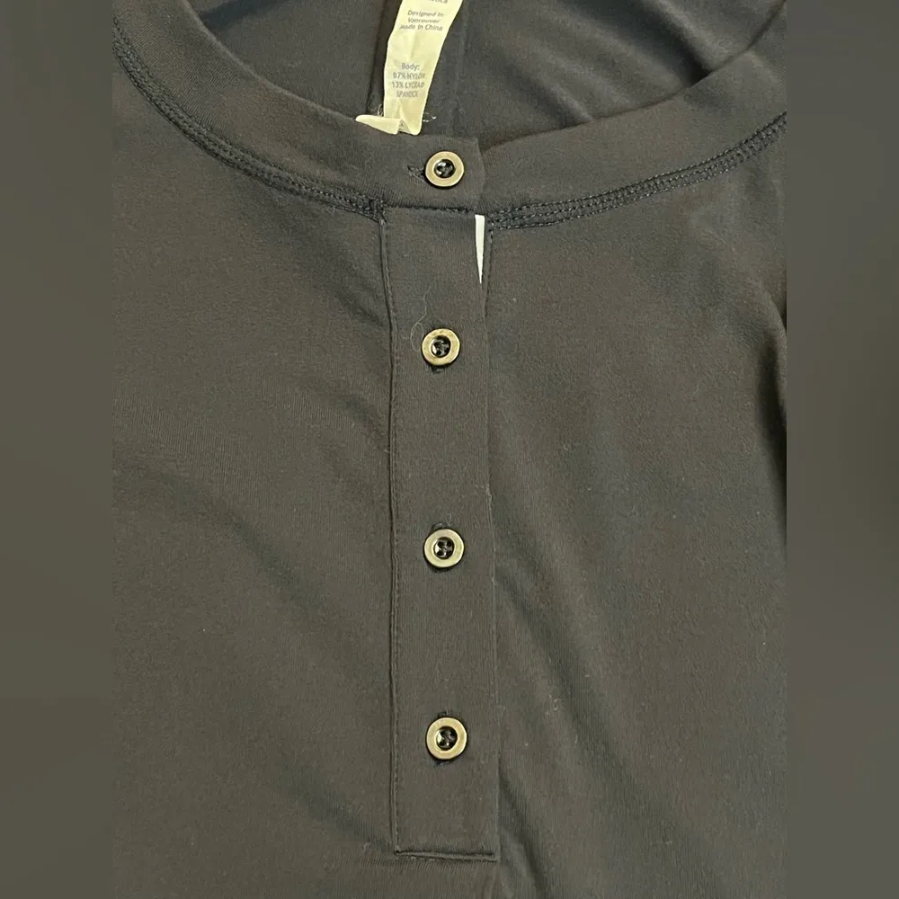 Lululemon  Ride On Henley in black - Image 10